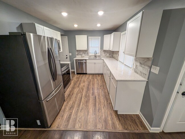 Building Photo - Newly Remodeled 4 Bed 2 Bath Near Benson!