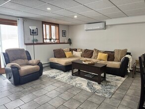 Building Photo - 6 St Anthonys Ln