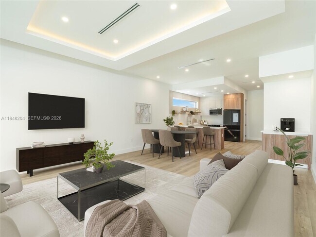 Building Photo - 1421 SW 24th Ct