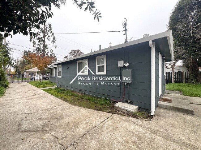 Foto del edificio - Updated 3bd/2ba Sacramento House