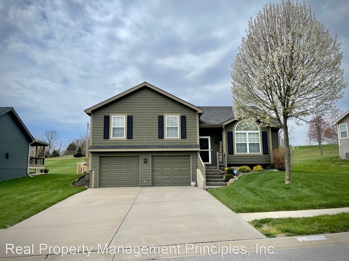 4 br, 3 bath House 13770 Green Medows Court House for Rent in