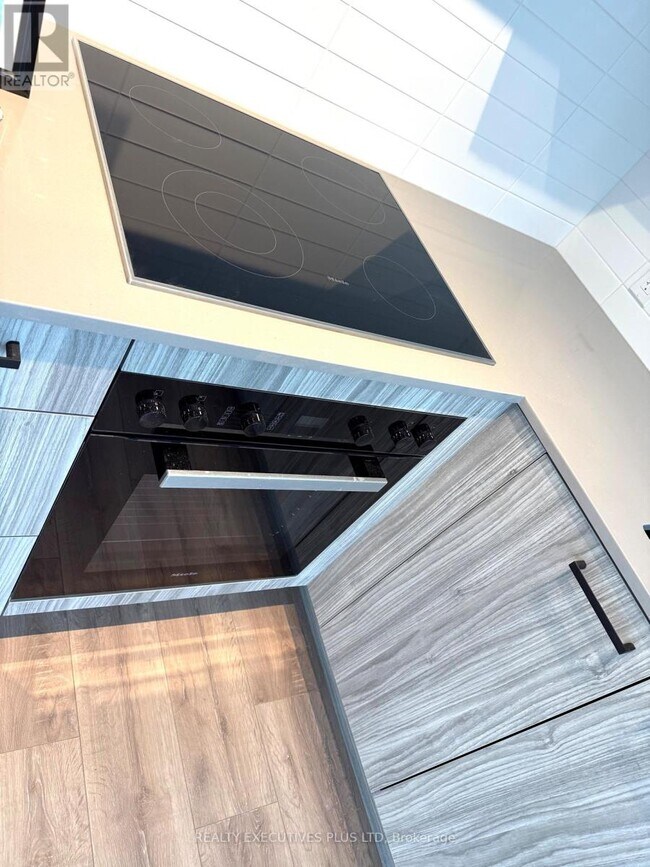 Building Photo - 1 Quarrington Lane