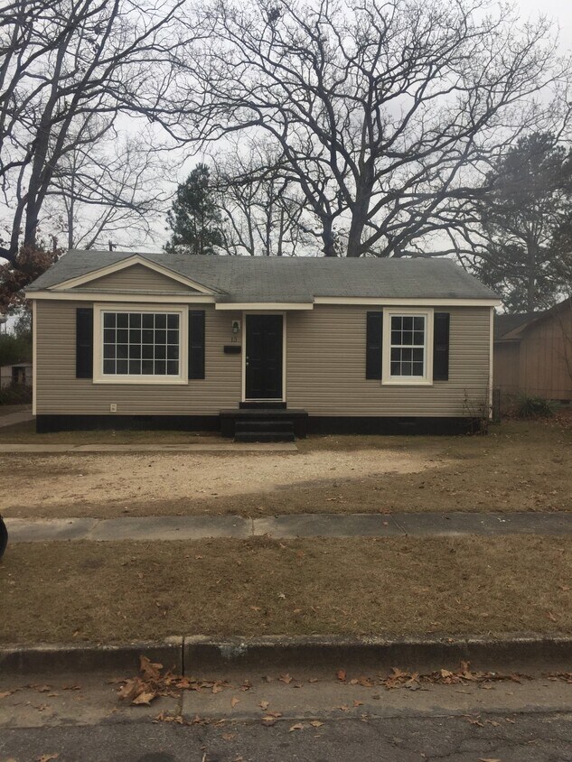 Primary Photo - 13 E Richard Dr