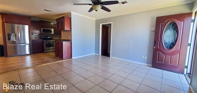 Building Photo - 3 br, 1 bath House - 5012 S Bowie