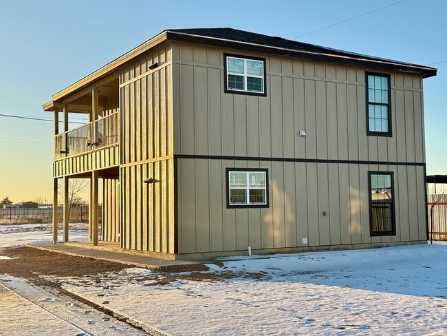 Building Photo - 16590 S Windmill Ave