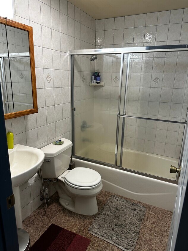 ambas habitaciones - 1958 44th Ave