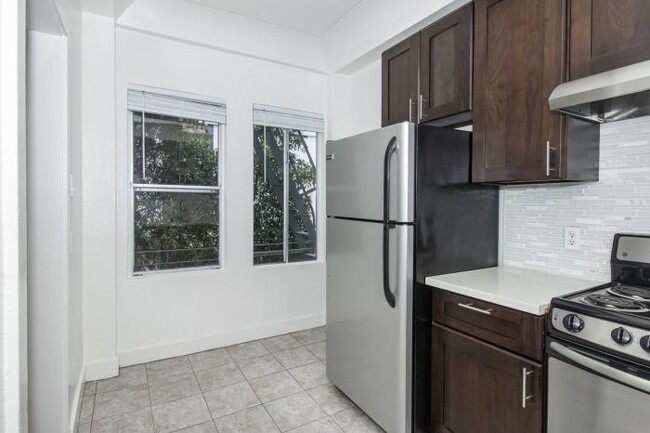Building Photo - bedroom in San Francisco CA 94102