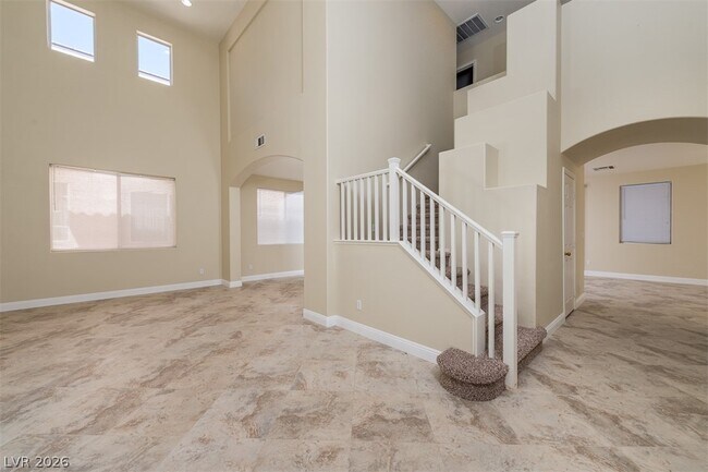 Foto del edificio - 5242 Spring Canyon St