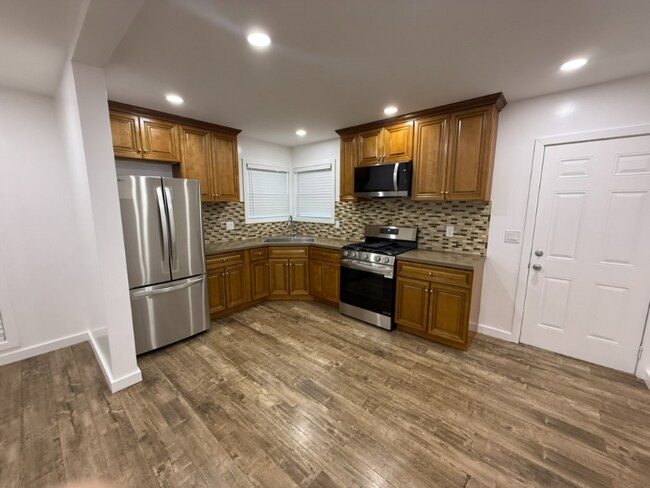 Foto del edificio - 317 W 76th St