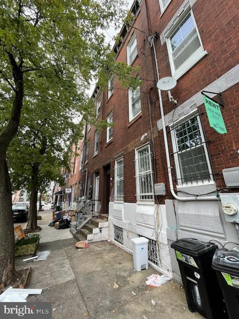 Building Photo - 523 N 35th St