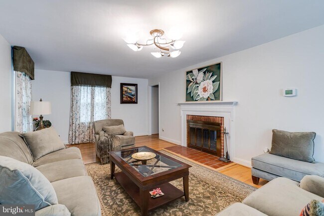 Foto del edificio - 320 Cranbrook Rd