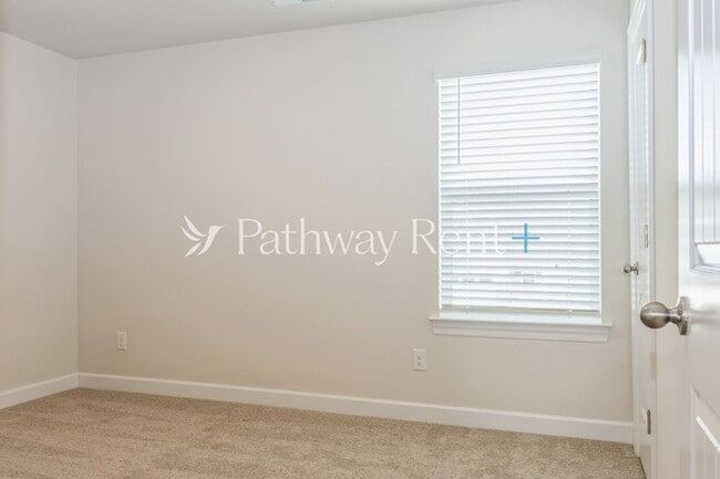 Building Photo - 3439 Quintana Dr