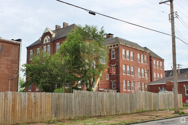 Building Photo - Archway Commons