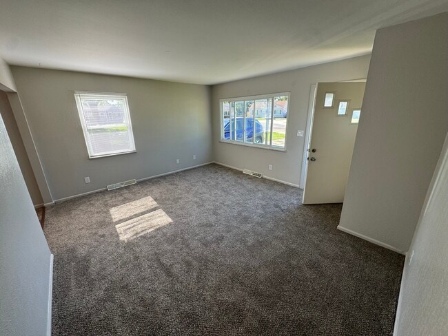 Building Photo - 2522 Brentford Ct