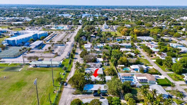 Foto del edificio - 325 De Carie St