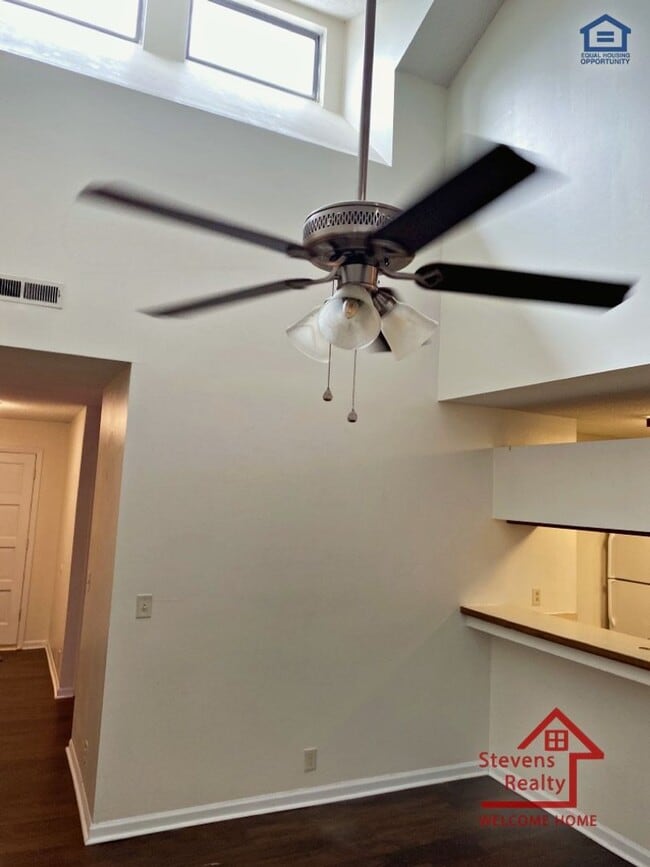 Building Photo - 419 Oriole Dr