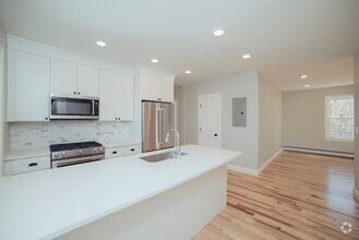 Building Photo - 25 Edison Green