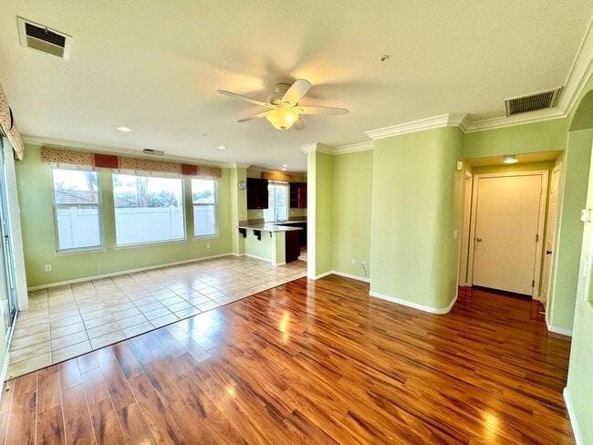 Building Photo - Beautiful 3B/2.5BA House in Vista