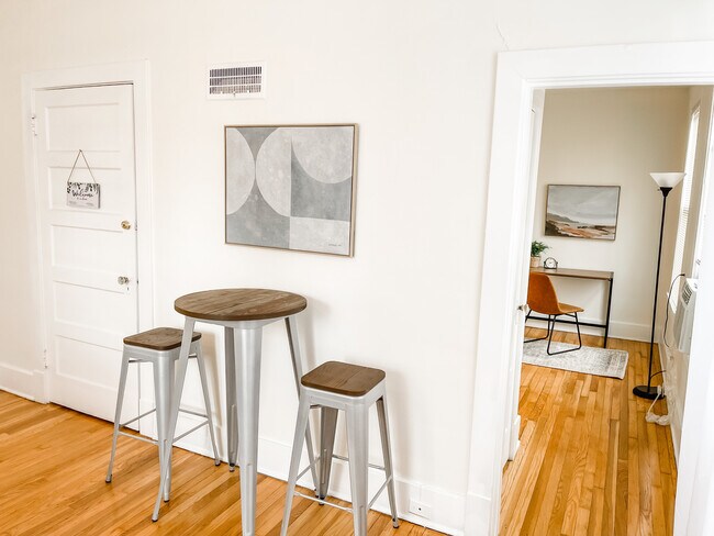 Dinging space - 2109 Harbert Ave