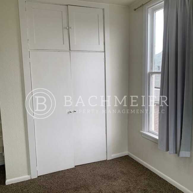 Foto del edificio - SW 1st Triplex