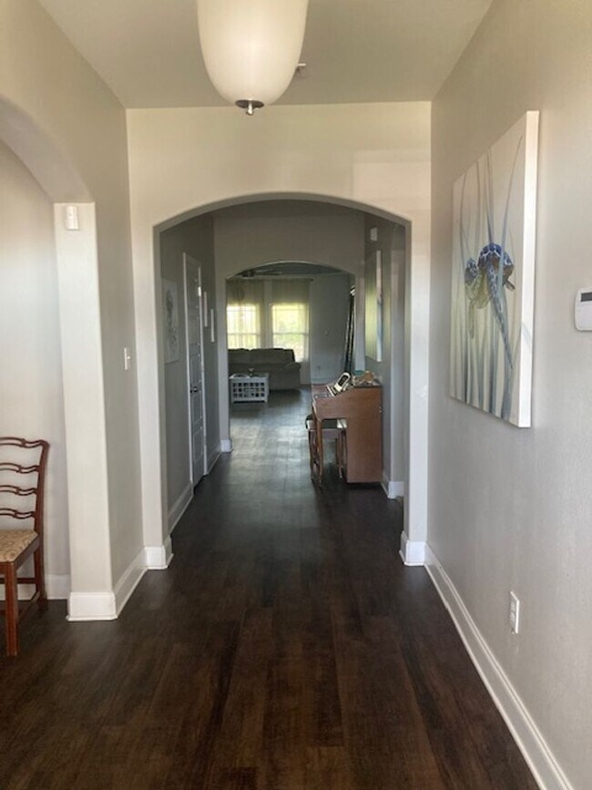 Building Photo - Gulfport 5 Bedroom