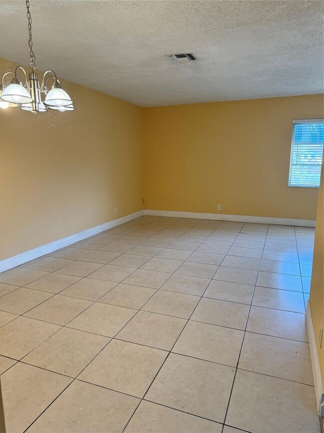 Foto del edificio - 3200 Coral Springs Dr