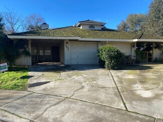 Building Photo - 3037 W Queens Cir