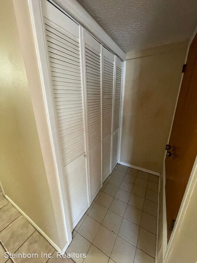 Building Photo - 3 br, 1.5 bath House - 310 Manso Ave.