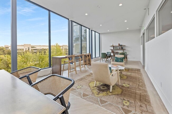 Interior Photo - Ilion