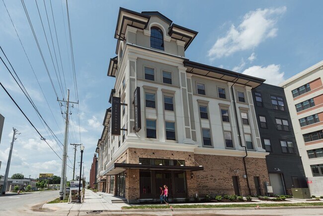 Building Photo - 1320 3rd Ave N