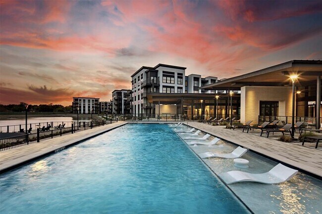 Foto del edificio - 10421 Deerwood Rd