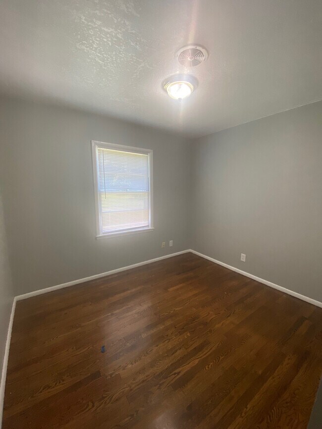 Building Photo - 205 Blue Ridge Ext