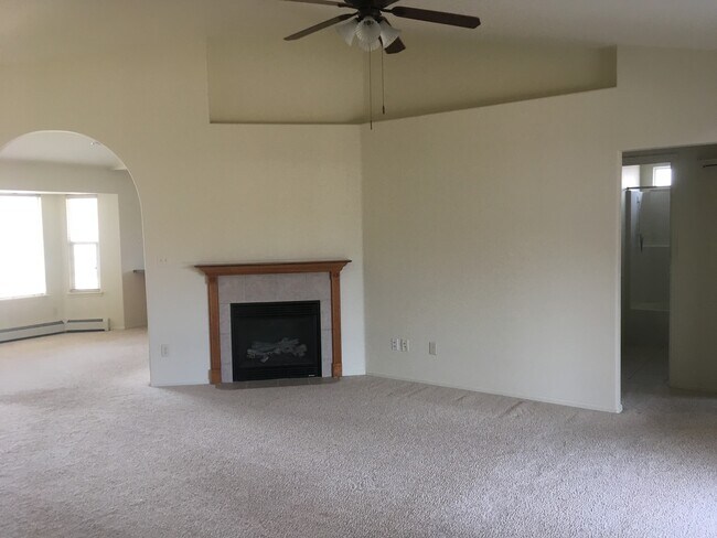 Foto del edificio - 642 1/2 Brooks Ct