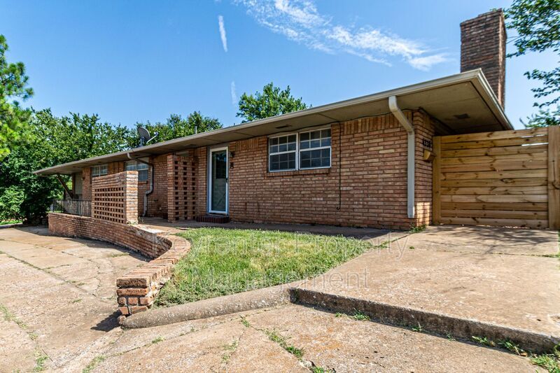 Foto principal - 6334 N Villa Ave