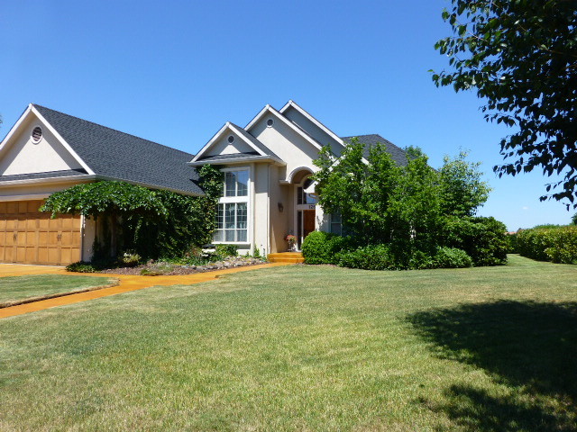 Primary Photo - Eagle Point Home on the Golf Course