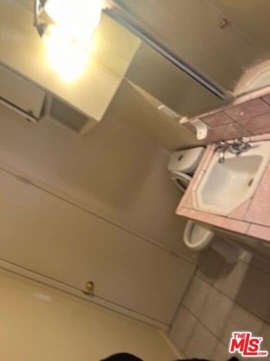 Building Photo - 2635 W Imperial Hwy