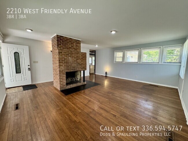 Foto del edificio - 2210 W Friendly Ave