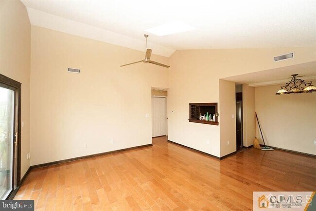 Foto del edificio - 5003 Ravens Crest Dr
