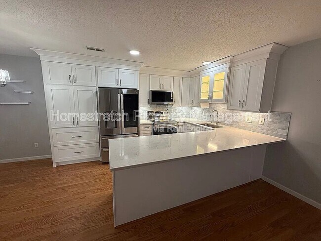 Foto del edificio - 1324 Forest Creek Dr.