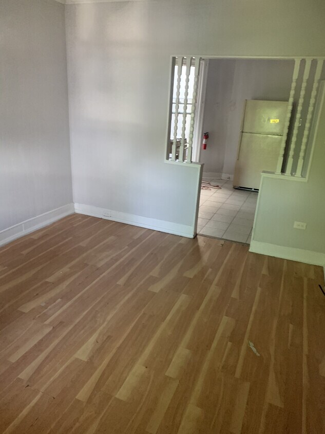 Living Room - 423 W Fisher Ave
