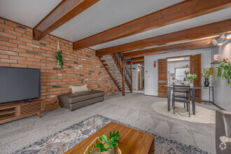 Building Photo - Heatherwood Terrace