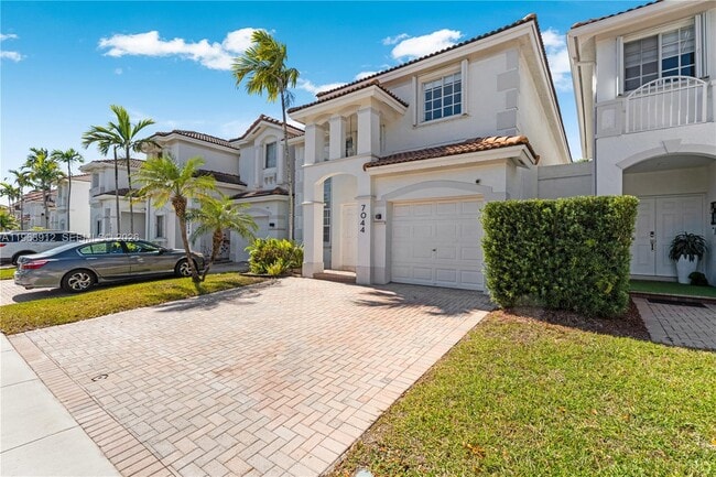 Building Photo - 7044 NW 115th Ct