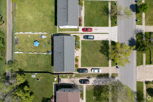 Aerial Photo - Creekwoods Community