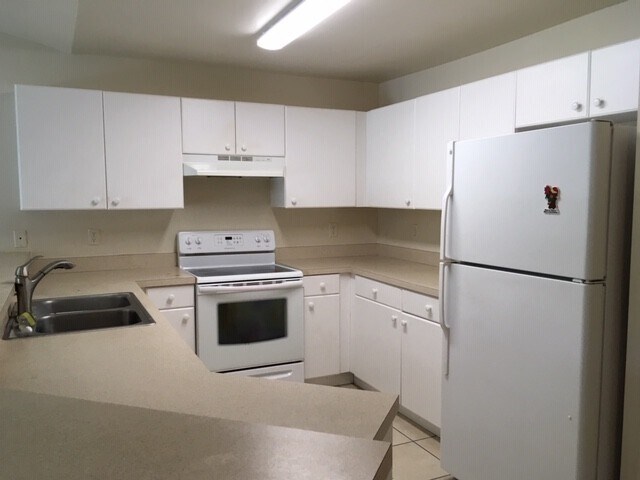 Foto principal - 717-719 Jenna Ave S
