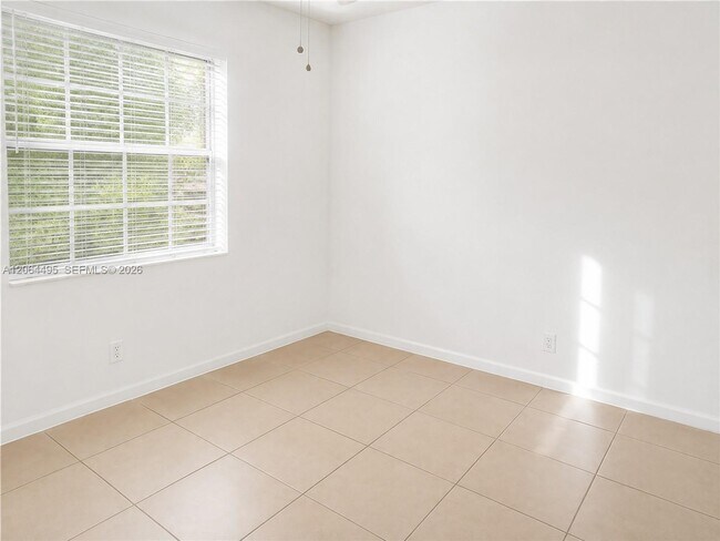 Building Photo - 8750 Royal Palm Blvd