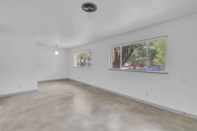 Building Photo - 1504 Braes Ridge Dr