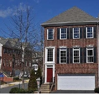 Building Photo - 8841 Royal Doulton Ln