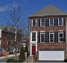 Building Photo - 8841 Royal Doulton Ln