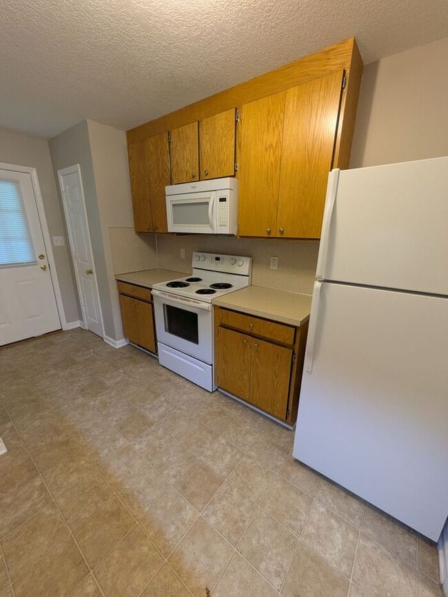 Building Photo - 3BD/2BA Unit in Hickory