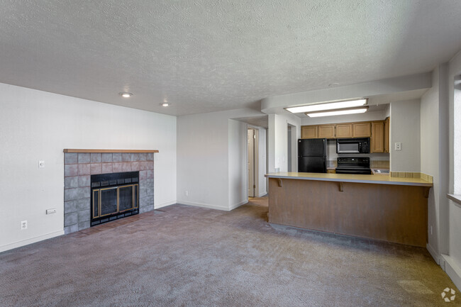 1HAB, 1BA - 500-600SF - Walnut Court